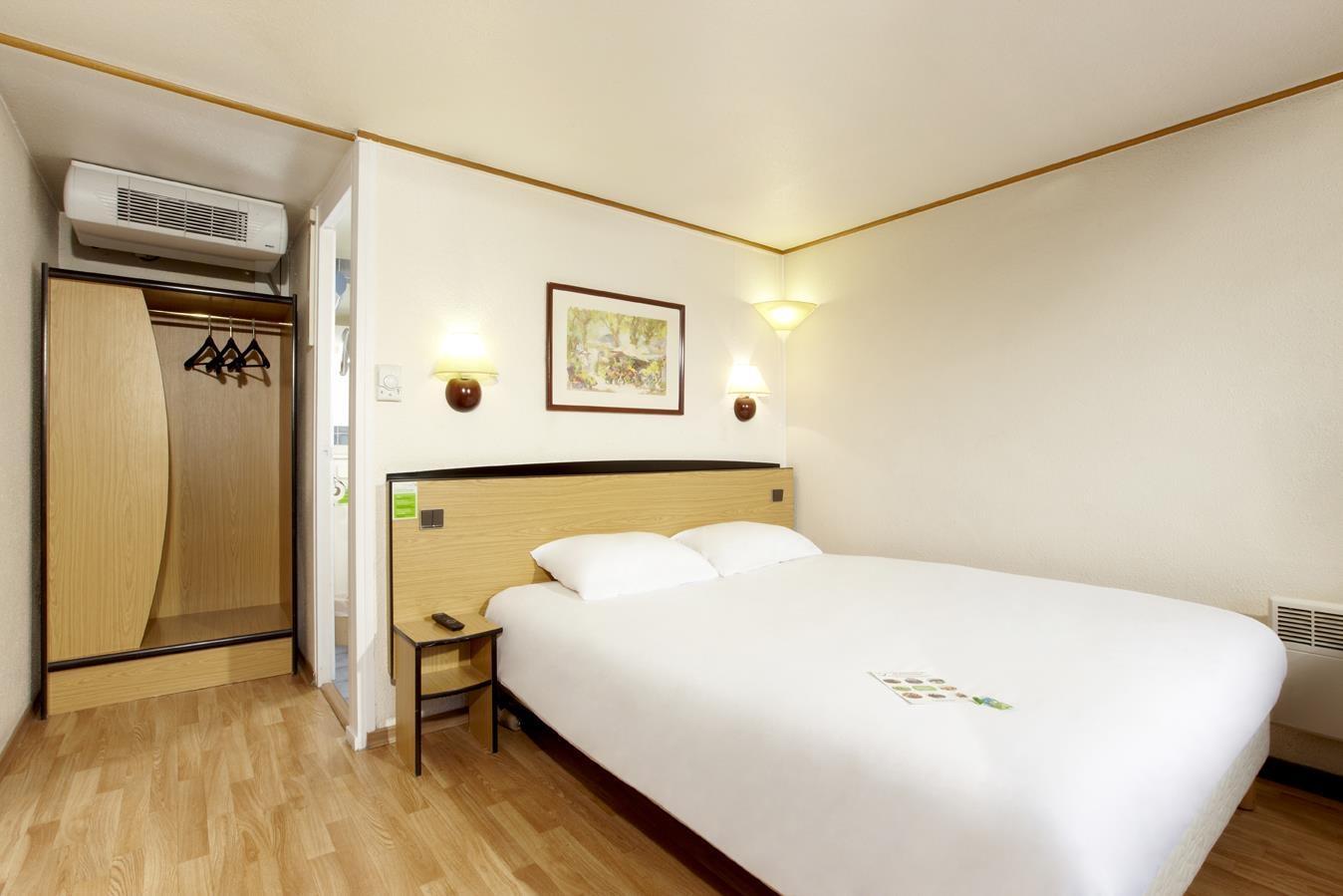 Campanile Grenoble Nord - Moirans Hotel Buitenkant foto